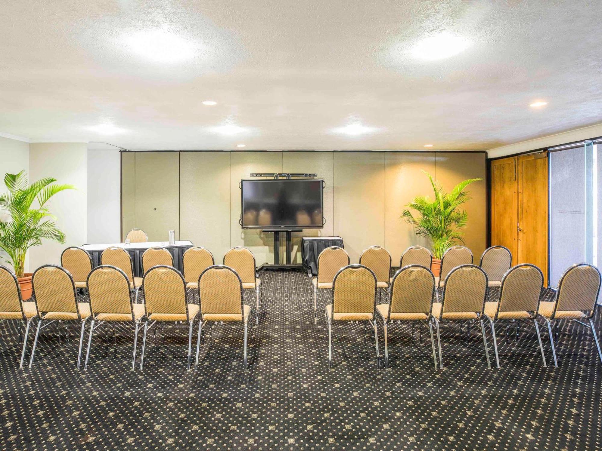 Mercure Townsville Exterior foto